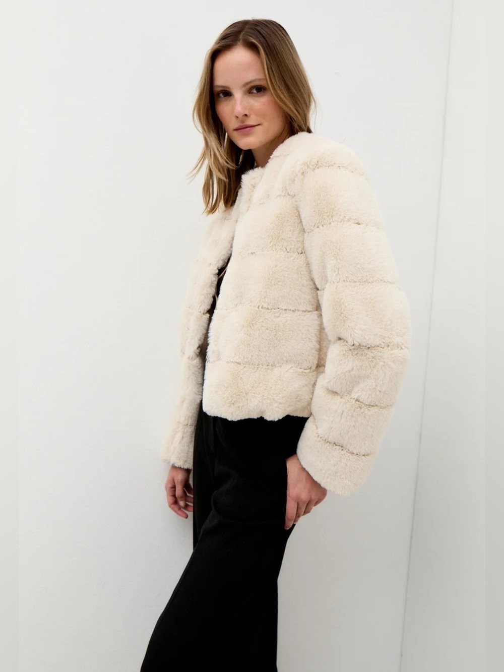 Timing Cream Faux Fur Jacket Open Front Plush Cropped Coat Size L